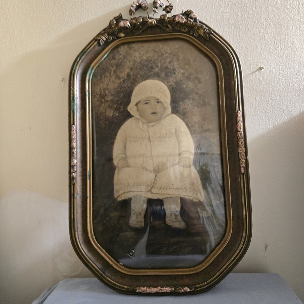 Vintage Antique Victorian Convex Wooden Frame Ornate Oval Bubble Glass Baby